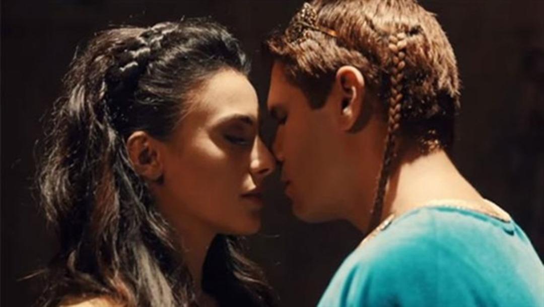 Tolgahan Sayışman'dan prens &ouml;p&uuml;c&uuml;ğ&uuml;