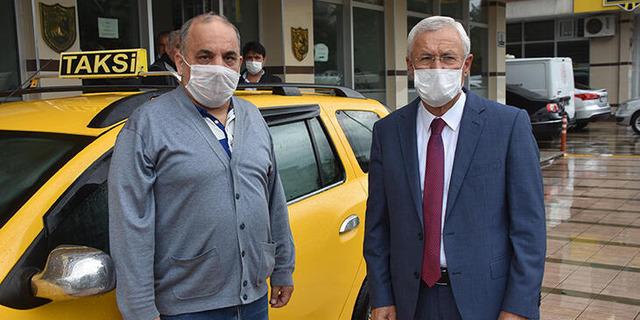 Unuttuğu 60 bin lirasını teslim eden taksiciye 31 lira bahşiş verdi