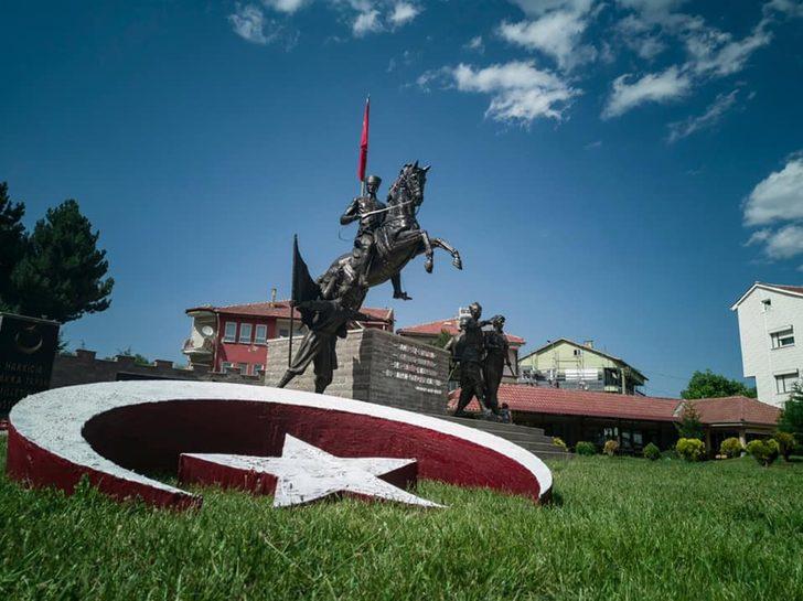 Dumlupınar Şehitliği ziyarete açıldı G3