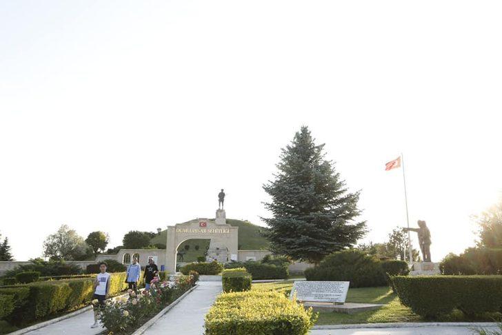 Dumlupınar Şehitliği ziyarete açıldı G4