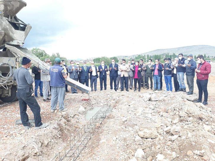 Altıntaş ilçesine modern hayvan pazarı G1