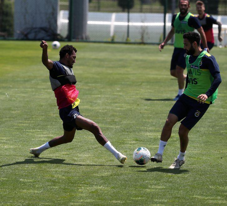 Fenerbahçeli Ömer Faruk Beyaz'dan harika asist G4