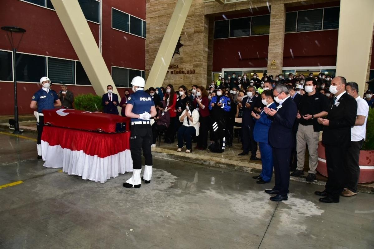 Amansız hastalığa yenilen polis memuruna son g&ouml;rev