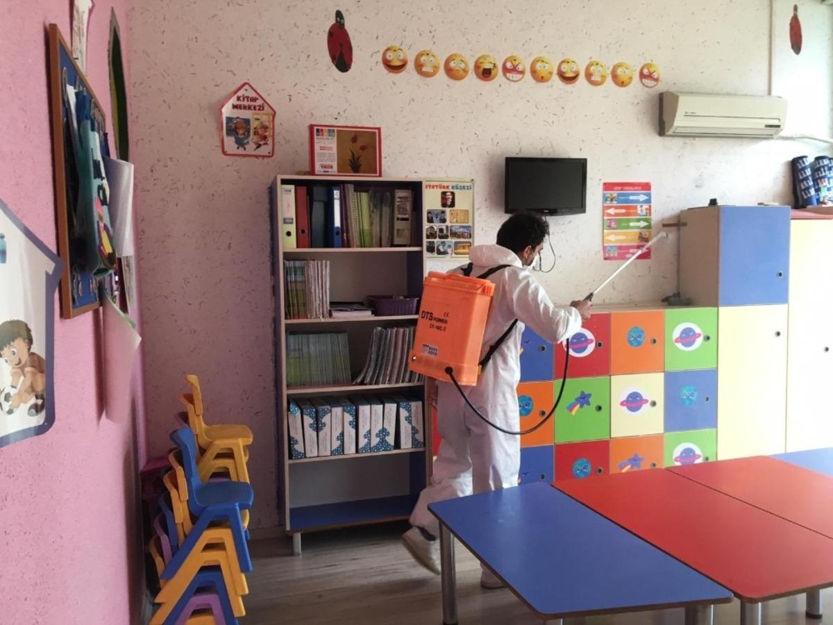 Gaziemir&rsquo;de eğitim kurumlarında dezenfeksiyon işlemi