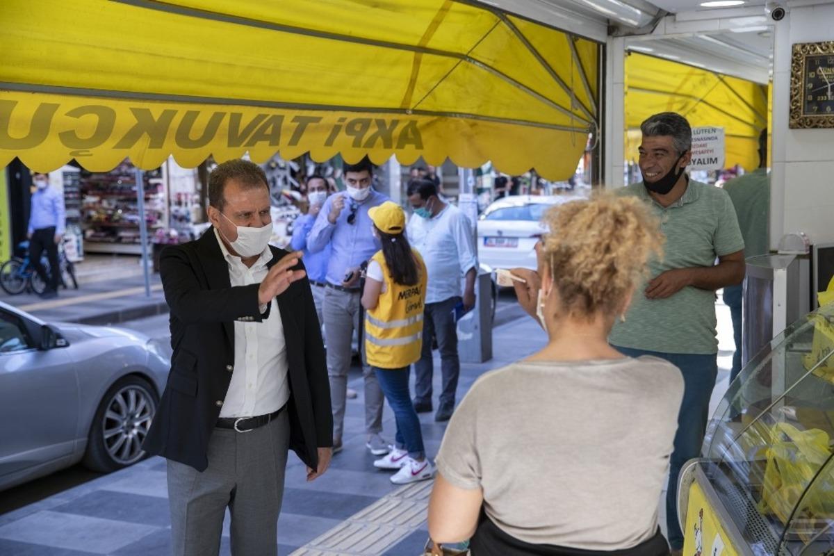 Başkan Se&ccedil;er&rsquo;e esnaf gezisinde y&uuml;ksek su faturalarını sordular