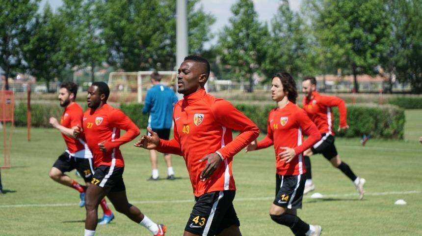 Kayserispor bug&uuml;n Covid-19 testinden ge&ccedil;ecek