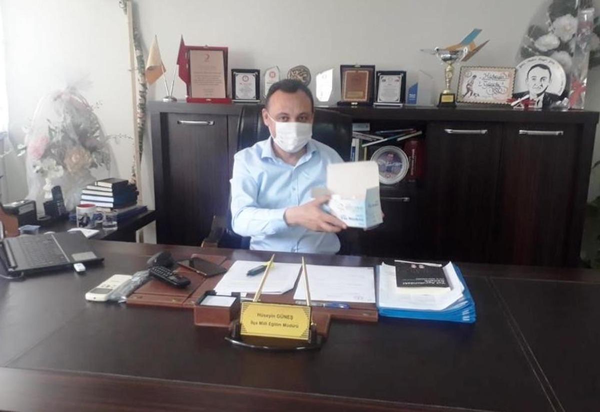 LGS&rsquo;de kullanılmak &uuml;zere maske diktiler