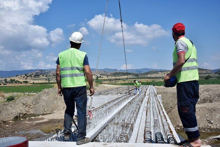 Karpuzlu Çayı üzerine inşa edilen 2 köprünün montajı tamamlandı G3