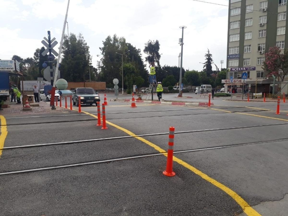 Tarsus&rsquo;taki hemzemin ge&ccedil;itlerde bakım &ccedil;alışması