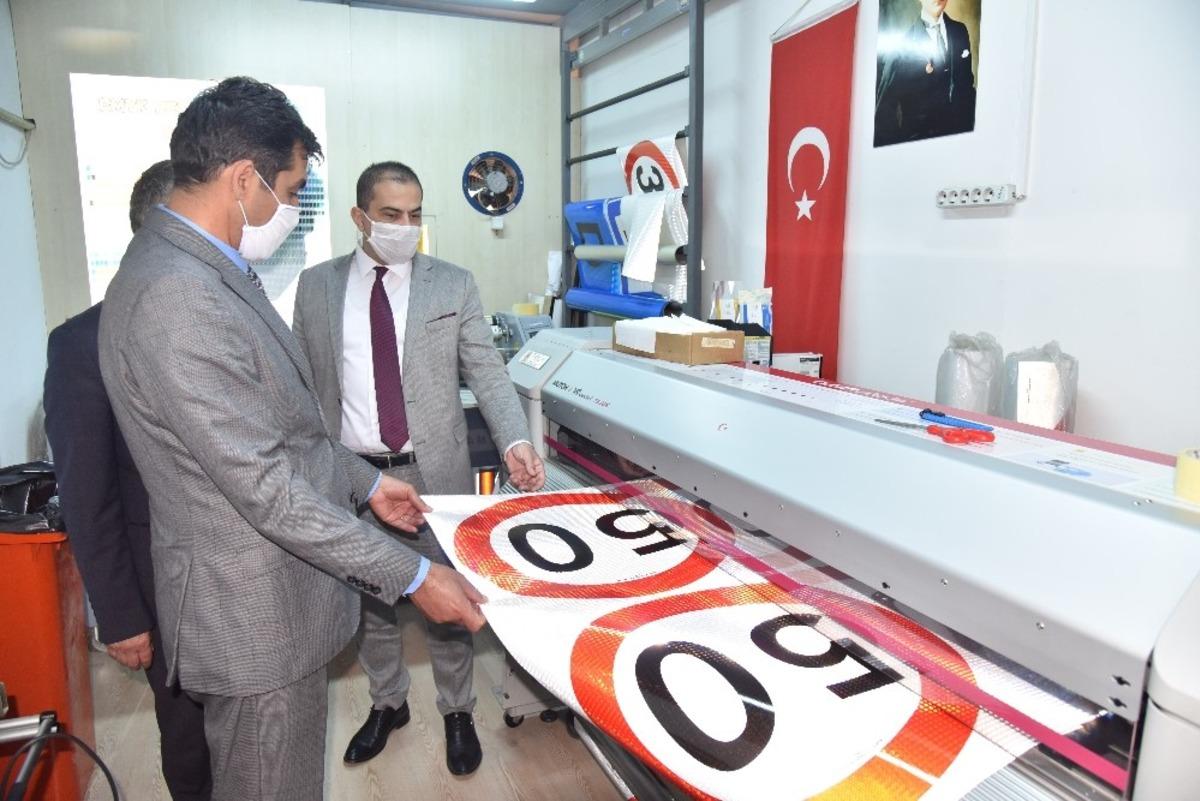 Manisa B&uuml;y&uuml;kşehir Belediyesi &uuml;reterek tasarruf sağlıyor