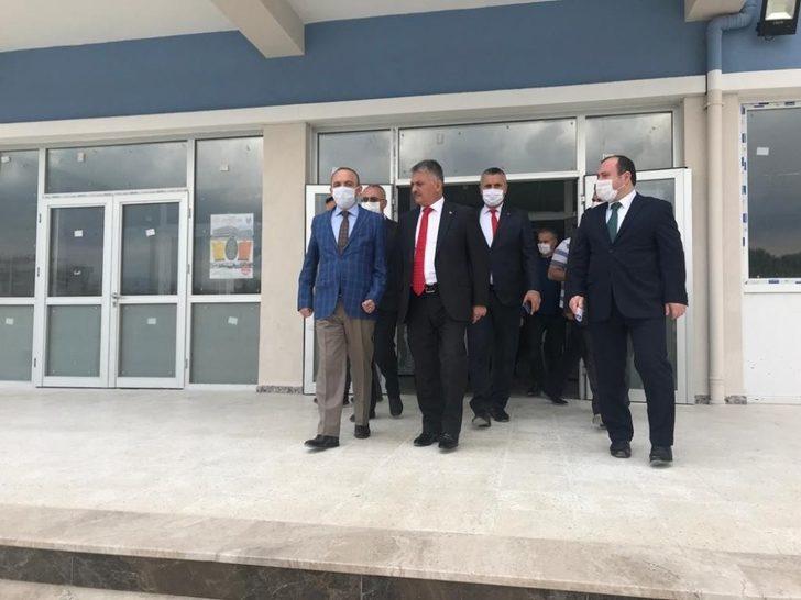 Vali Yazıcı Burhaniye’de okul inşaatlarını inceledi G3