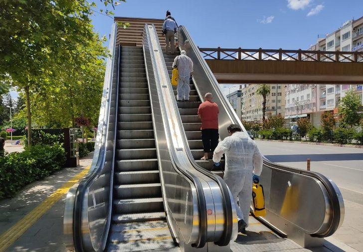 Üst geçitler dezenfekte ediliyor G2