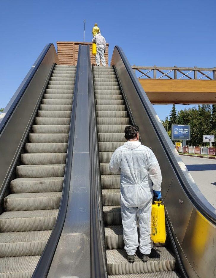 Üst geçitler dezenfekte ediliyor G3