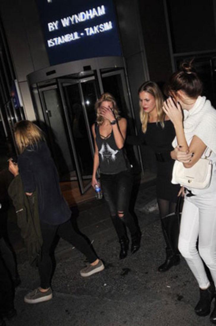 Cem Yılmaz 5 Rus kadınla yakalandı G1