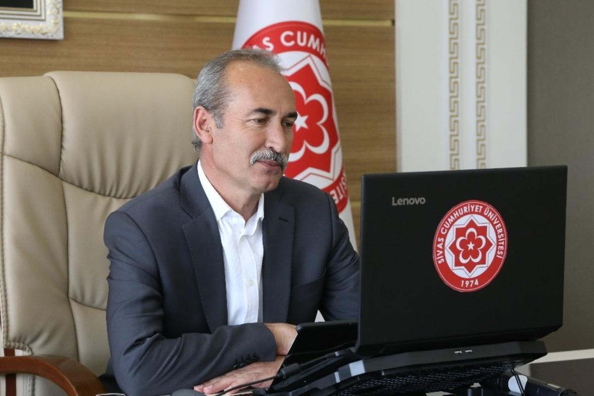 Yıldız, canlı yayında &ouml;ğrencilerin sorularını yanıtladı