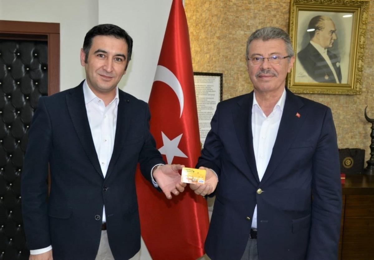 Kayseri Şeker 15 bin &ccedil;ift&ccedil;iyi tarım kart ile buluşturuyor