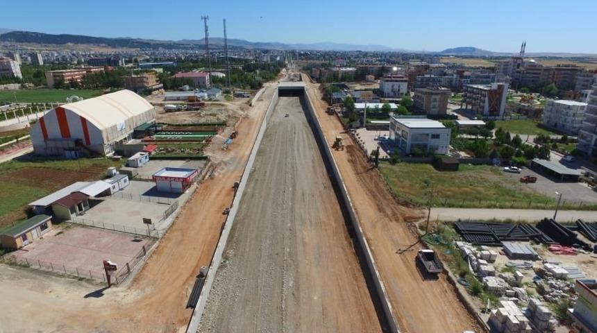 Farklı seviyeli köprülü kavşak çalışmalarında sona yaklaşıldı