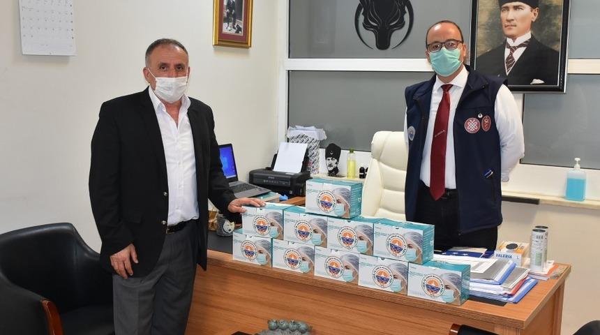 Gemlik Belediyesi’nden esnafa 10 bin maske