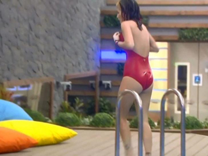 Big Brother kızı İdil Naz Kaluç'un havuz görüntüleri nefes kesti G2