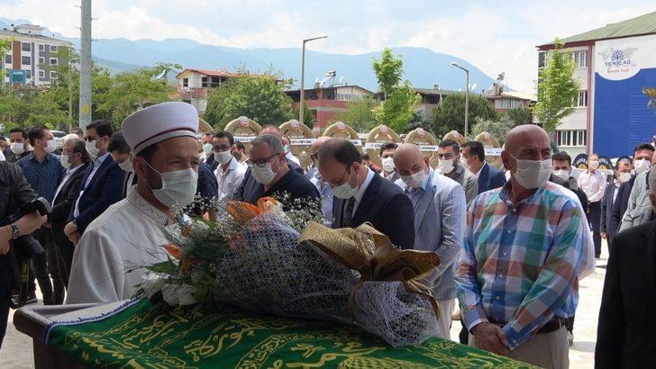 DTO Başkanı Uğur Erdoğan, annesini son yolculuğuna uğurladı G4