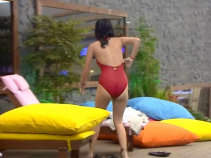 Big Brother kızı İdil Naz Kaluç'un havuz görüntüleri nefes kesti G4