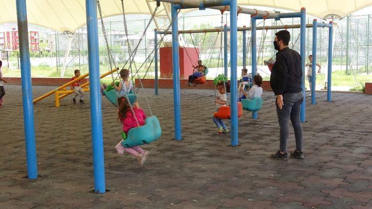 Miniklerden kurallara uymayan yetişkinlere sitem G4