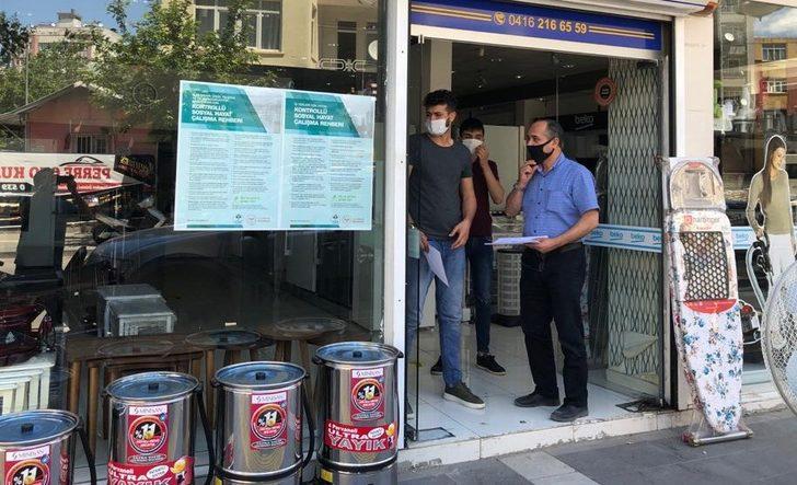 Esnaflara korona çalışma rehberi afişleri dağıtılıyor G3