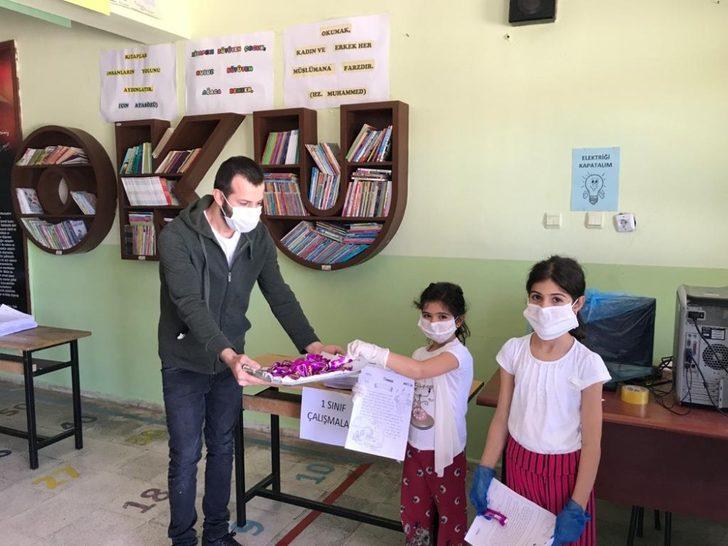 Aylardır uzak kaldıkları okullarını ziyaret ettiler G2