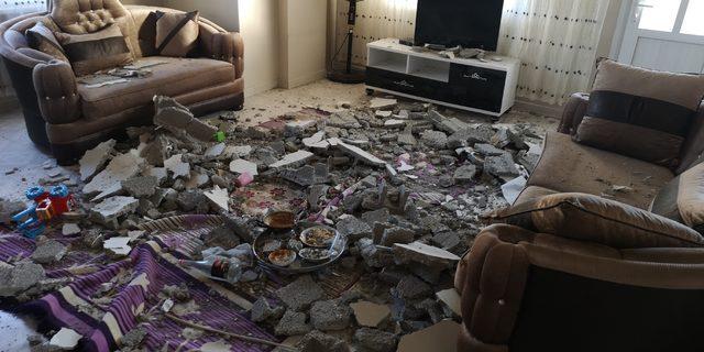 Mersin'de salonun tavanı çöktü! Ev, savaş alanına döndü