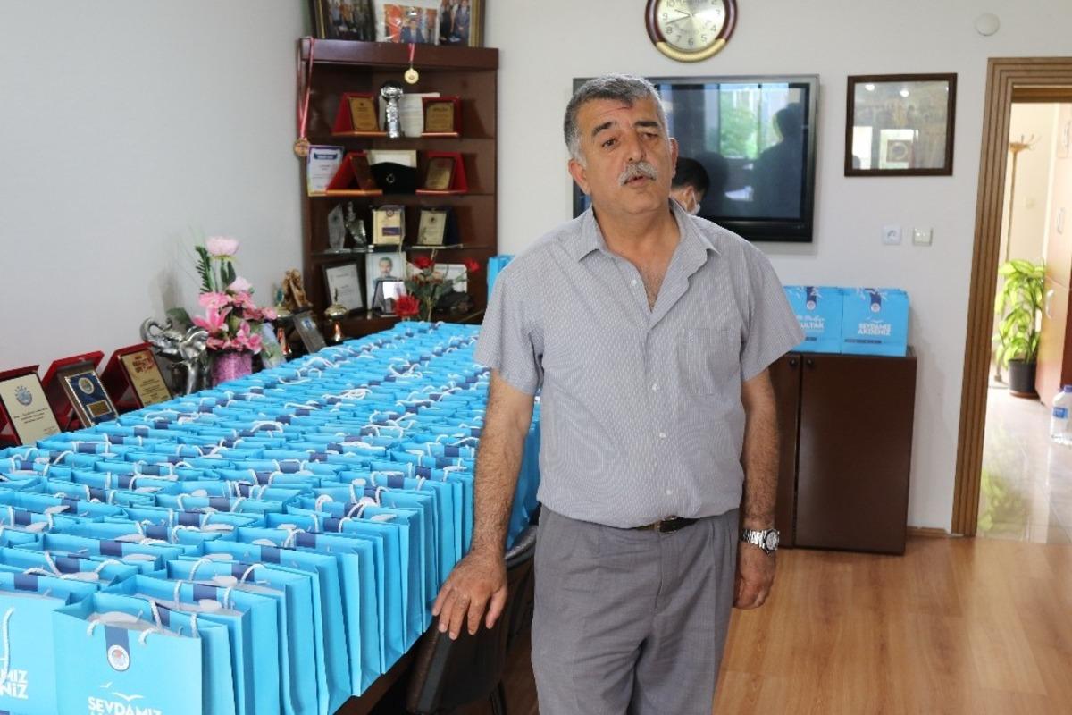 Akdeniz Belediyesinden Berberler ve Kuaf&ouml;rler Odasına dezenfektan desteği