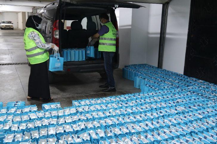 Akdeniz Belediyesinden Berberler ve Kuaförler Odasına dezenfektan desteği G3