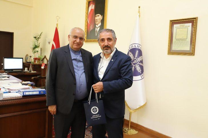 Ardahanlı İş Adamı Samancı’dan Ardahan Üniversitesine ziyaret G3
