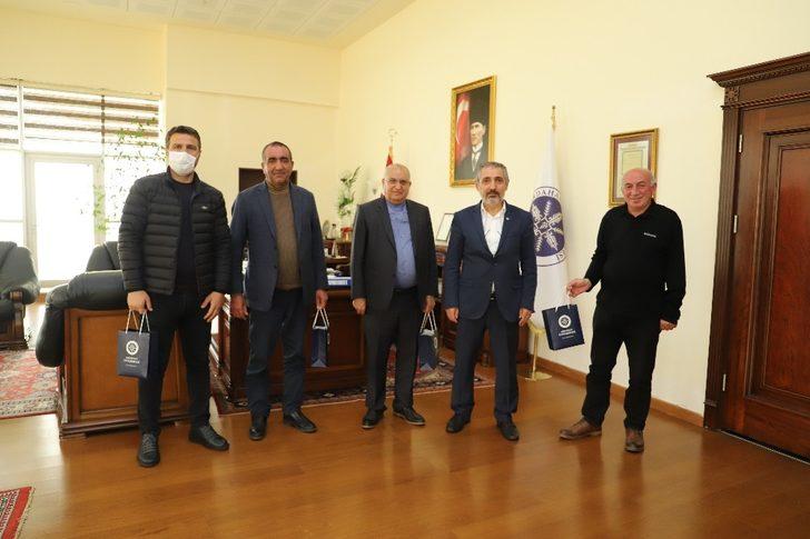 Ardahanlı İş Adamı Samancı’dan Ardahan Üniversitesine ziyaret G4