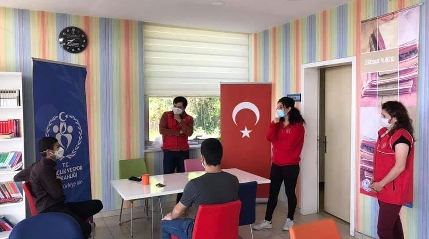 Gen&ccedil;lik merkezleri eğitimlerine başladı