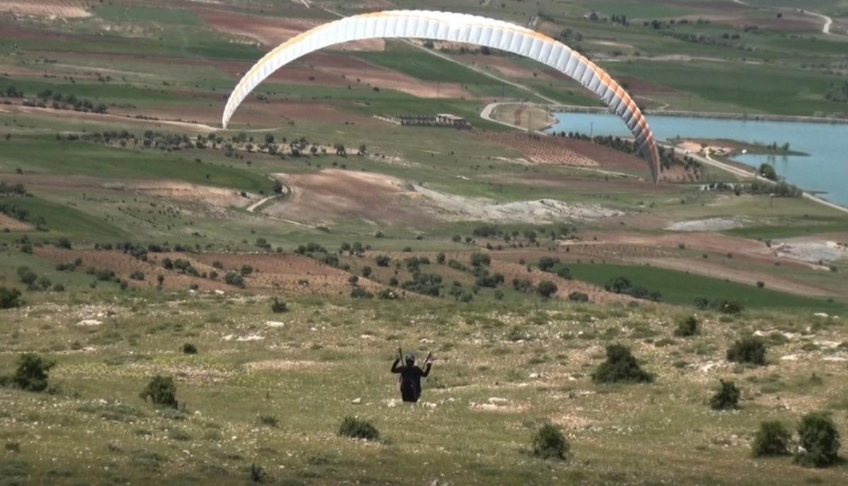 Yama&ccedil; paraş&uuml;t&uuml; meraklıları Gerc&uuml;ş semalarında