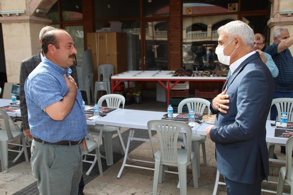 Başkan G&uuml;der&rsquo;den Şire Pazarı esnafına sokak m&uuml;jdesi