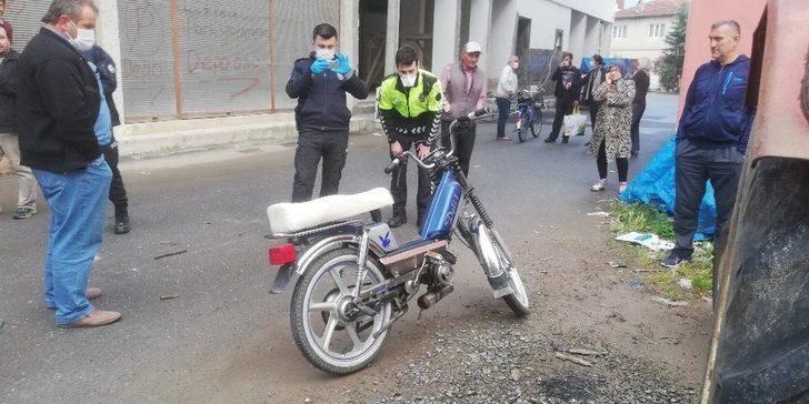 Hafif ticari araçla motosiklet çarpıştı: 2 yaralı G2