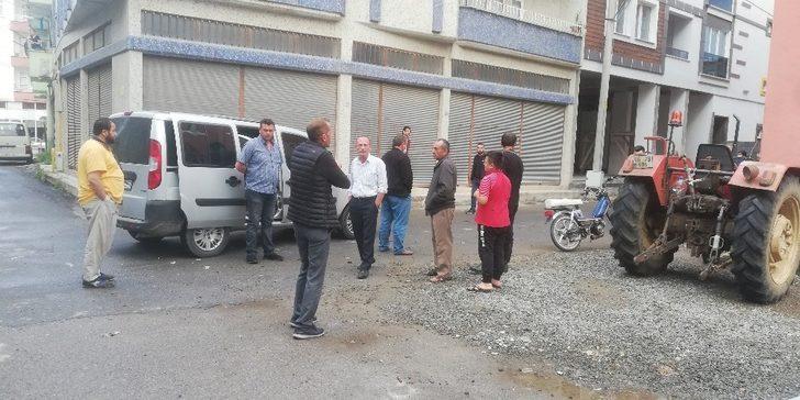 Hafif ticari araçla motosiklet çarpıştı: 2 yaralı G3