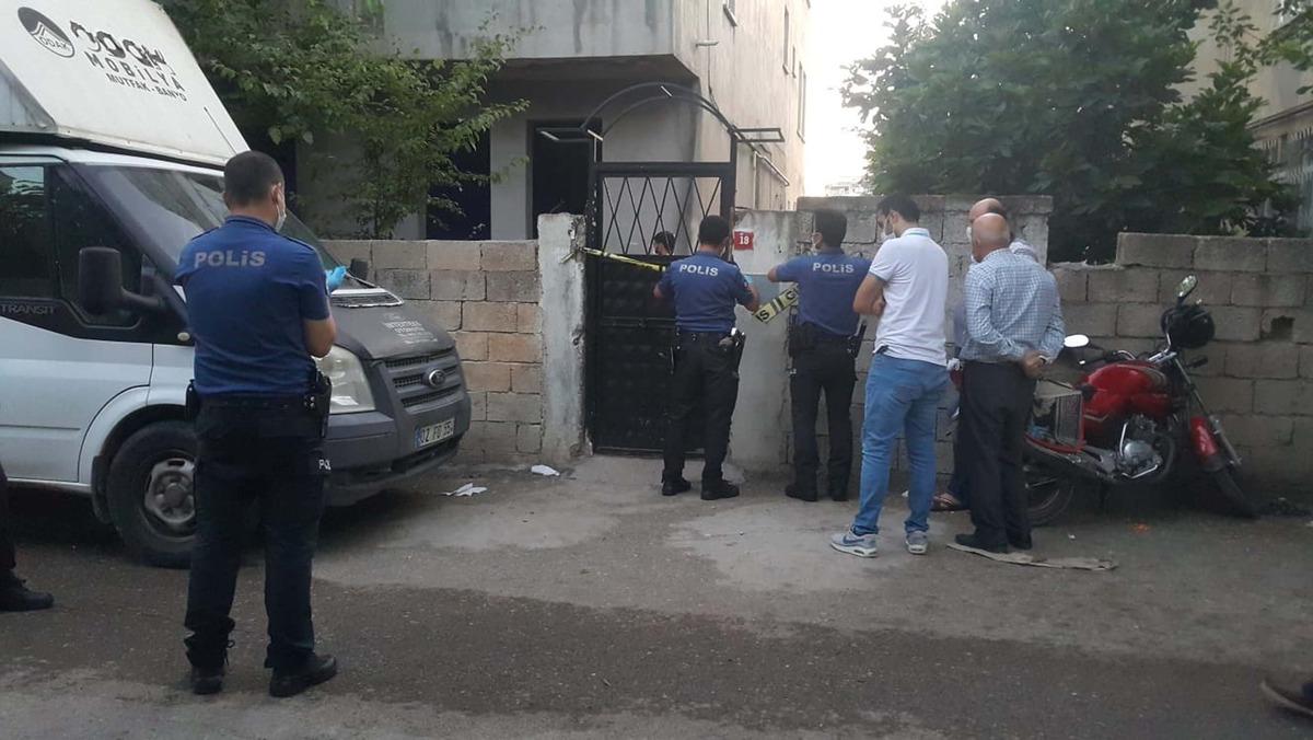 Hava almak i&ccedil;in &ccedil;ıktığı terasta &ouml;l&uuml; bulundu