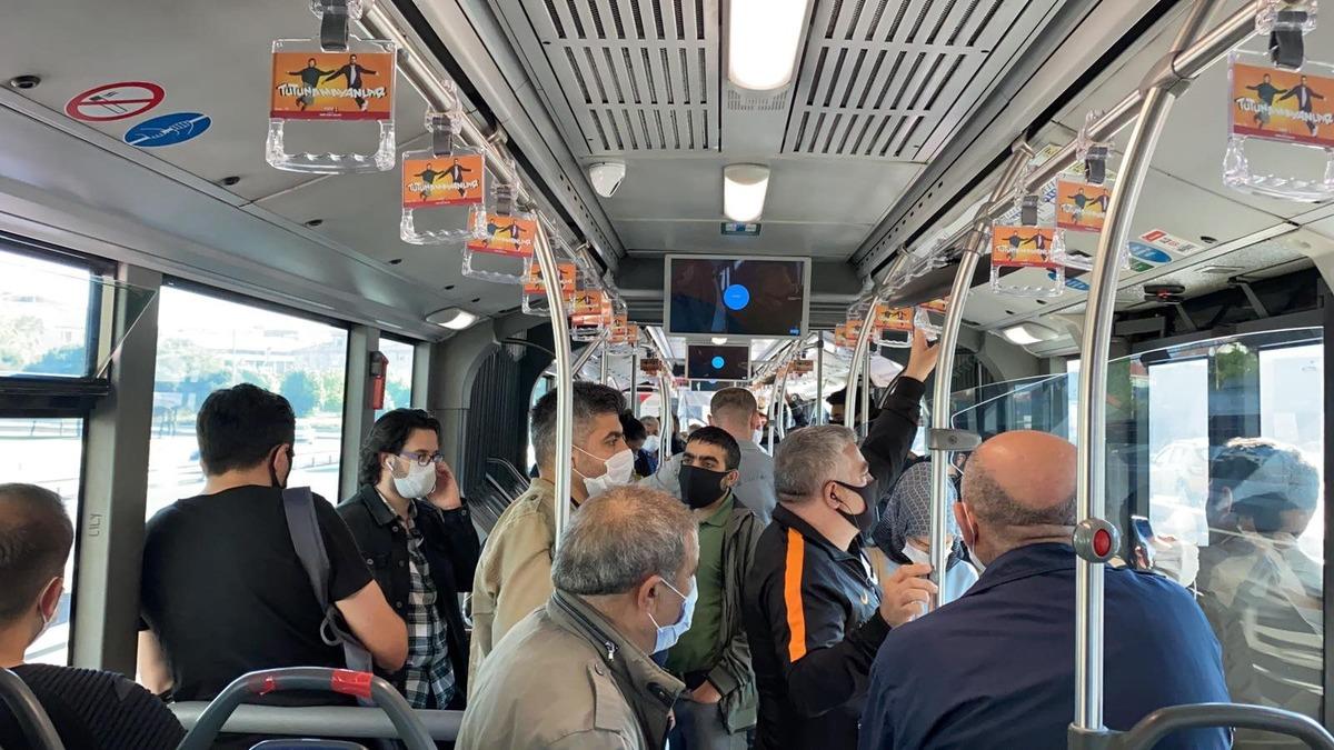 Toplu taşımadaki kalabalık tedirgin etmişti! Prof. Dr. Mehmet Ceyhan'dan 'Mesai saatleri değişsin' &ouml;nerisi