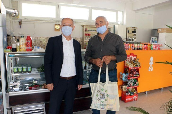 Kartal Belediyesinden kahvehanelere malzeme desteği G3