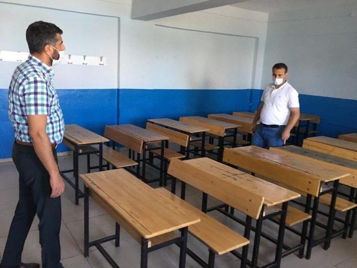 LGS öncesi sınav salonları uygun hale getiriliyor G3