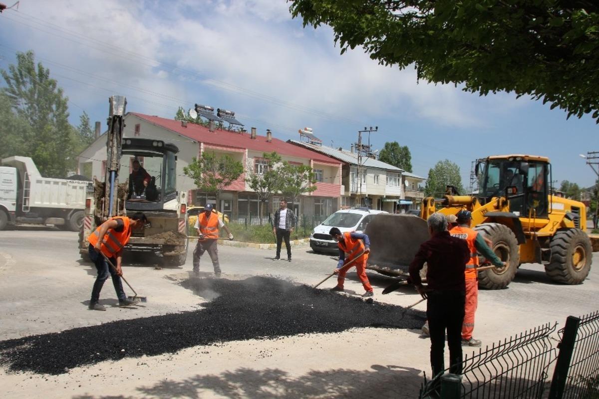 Varto&rsquo;da yol bakım ve onarım &ccedil;alışması
