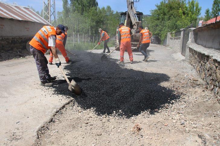 Varto’da yol bakım ve onarım çalışması G4