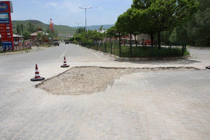 Varto’da yol bakım ve onarım çalışması G5