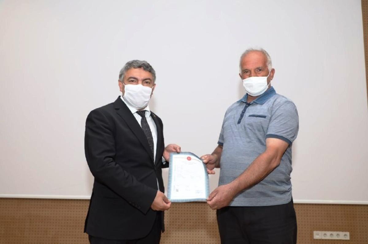 Dilovası&rsquo;nda imar sorunları &ccedil;&ouml;z&uuml;len 72 kişi tapusuna kavuştu