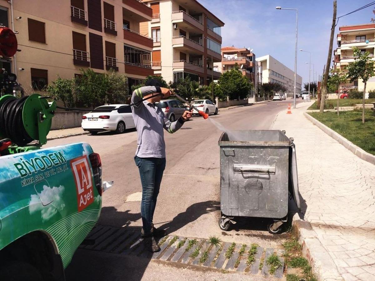 Aliağa&rsquo;da haşere ve sinekle m&uuml;cadele