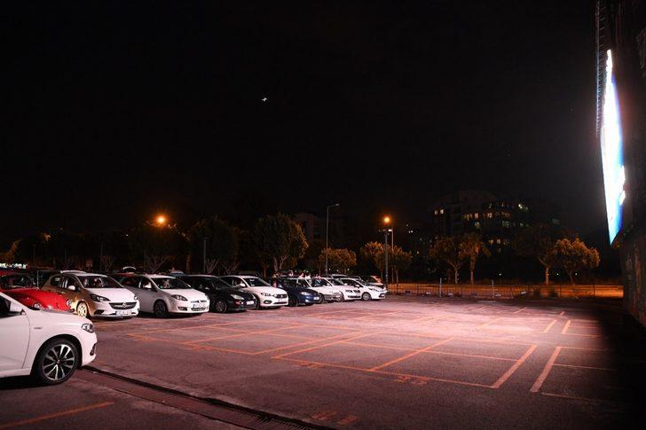 Antalyalılar ‘Mandıra Filozofu’yla eğlendi G2