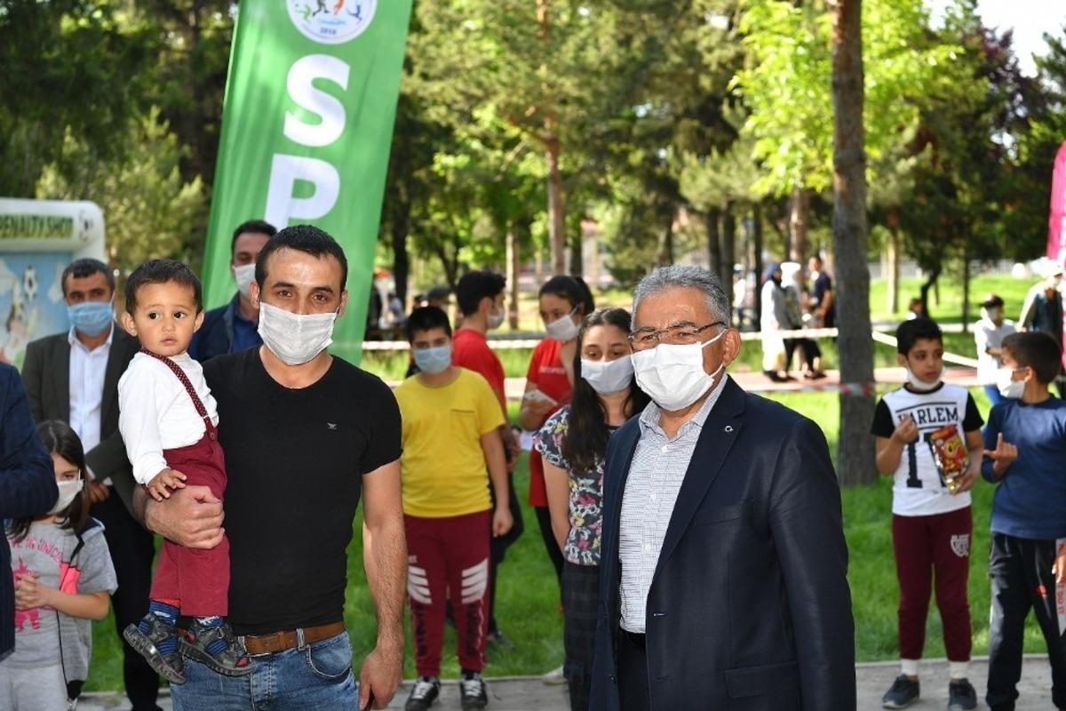Memduh Başkanla neşeli bir g&uuml;n