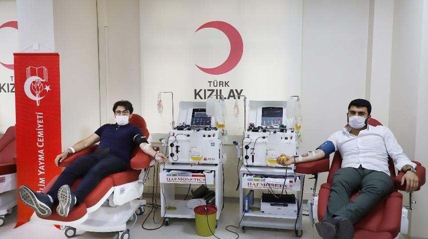 İYC Adana Şubesinden Kızılay&rsquo;a kan bağışı